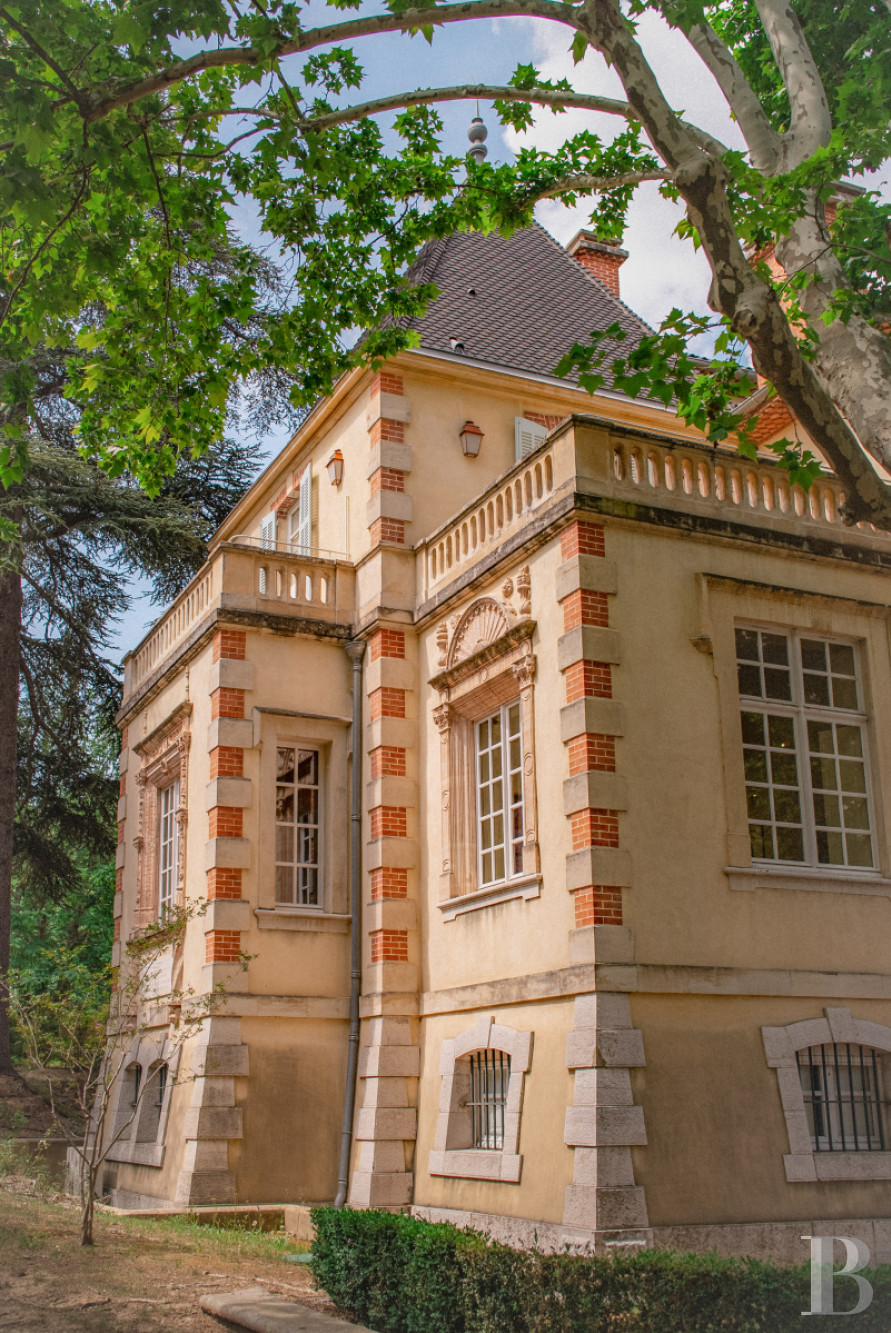 À Marseille, en lisière de la ville et tournée vers les calanques, une demeure patricienne dans son parc de sept hectares - photo  n°31